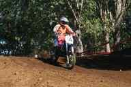 Photo MaitreFou - Auteur : Benjamin - Mots clés :  moto motocross terre saut mini verts championnat terrain petit tampon 