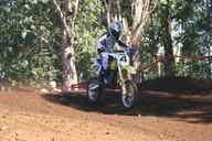 Photo MaitreFou - Auteur : Benjamin - Mots clés :  moto motocross terre saut mini verts championnat terrain petit tampon 