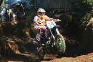 Photo MaitreFou - Auteur : Benjamin - Mots clés :  moto motocross terre saut mini verts championnat terrain petit tampon 