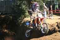 Photo MaitreFou - Auteur : Benjamin - Mots clés :  moto motocross terre saut mini verts championnat terrain petit tampon 