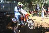 Photo MaitreFou - Auteur : Benjamin - Mots clés :  moto motocross terre saut mini verts championnat terrain petit tampon 