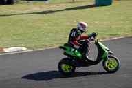 Photo MaitreFou - Auteur : Benjamin - Mots cl&eacute;s :  moto cyclo endurance 24h asphalte piste jamaique saint denis 