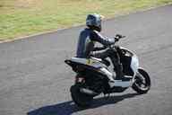 Photo MaitreFou - Auteur : Benjamin - Mots cl&eacute;s :  moto cyclo endurance 24h asphalte piste jamaique saint denis 