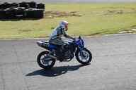 Photo MaitreFou - Auteur : Benjamin - Mots cl&eacute;s :  moto cyclo endurance 24h asphalte piste jamaique saint denis 