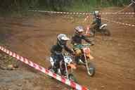 Photo MaitreFou - Auteur : Benjamin - Mots clés :  moto motocross terre saut terrain petit tampon educatifs enfants 