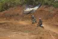 Photo MaitreFou - Auteur : Benjamin - Mots clés :  moto motocross terre saut terrain petit tampon educatifs enfants 