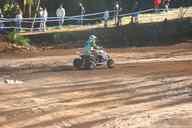 Photo MaitreFou - Auteur : Murielle - Mots clés :  moto motocross terre saut terrain petit tampon educatifs enfants championnat soleil poussiere 