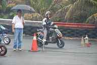 Photo MaitreFou - Auteur : Equipe MaitreFou - Mots clés :  moto run pousse performances circuit felix guichard pluie dragster cyclo ufolep tmvr 
