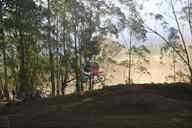 Photo MaitreFou - Auteur : Equipe MaitreFou - Mots clés :  moto motocross ufolep terre saut terrain petit tampon educatifs enfants soleil 