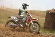 Photo MaitreFou - Auteur : Equipe MaitreFou - Mots clés :  moto motocross terre endurance tampon tsm poussiere 