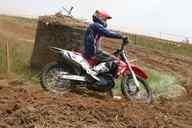 Photo MaitreFou - Auteur : Equipe MaitreFou - Mots clés :  moto motocross terre endurance tampon tsm poussiere 