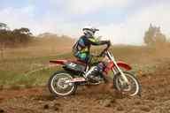Photo MaitreFou - Auteur : Equipe MaitreFou - Mots clés :  moto motocross terre endurance tampon tsm poussiere 