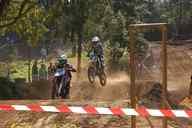 Photo MaitreFou - Auteur : Equipe MaitreFou - Mots clés :  moto motocross ufolep terre saut terrain petit tampon educatifs U3 U2 U1 veteran minimes cadets 85cc 65cc soleil 
