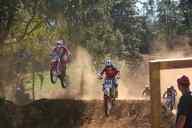 Photo MaitreFou - Auteur : Equipe MaitreFou - Mots clés :  moto motocross ufolep terre saut terrain petit tampon educatifs U3 U2 U1 veteran minimes cadets 85cc 65cc soleil 
