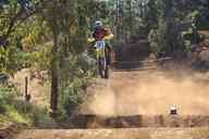 Photo MaitreFou - Auteur : Equipe MaitreFou - Mots clés :  moto motocross ufolep terre saut terrain petit tampon educatifs U3 U2 U1 veteran minimes cadets 85cc 65cc soleil 