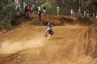 Photo MaitreFou - Auteur : Equipe MaitreFou - Mots clés :  moto motocross ufolep terre saut terrain petit tampon educatifs U3 U2 U1 veteran minimes cadets 85cc 65cc soleil 