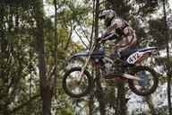 Photo MaitreFou - Auteur : Equipe MaitreFou - Mots clés :  moto motocross ufolep terre saut terrain petit tampon educatifs U3 U2 U1 veteran minimes cadets 85cc 65cc soleil 