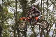 Photo MaitreFou - Auteur : Equipe MaitreFou - Mots clés :  moto motocross ufolep terre saut terrain petit tampon educatifs U3 U2 U1 veteran minimes cadets 85cc 65cc soleil 