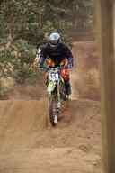 Photo MaitreFou - Auteur : Equipe MaitreFou - Mots clés :  moto motocross ufolep terre saut terrain petit tampon educatifs U3 U2 U1 veteran minimes cadets 85cc 65cc soleil 