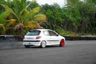 Photo MaitreFou - Auteur : Equipe MaitreFou - Mots cl&eacute;s :  auto run libre pousse performances circuit felix guichard roulage 