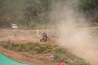 Photo MaitreFou - Auteur : Mathieu et Oceanne - Mots clés :  moto motocross quad FFM terre saut terrain paita nouvelle caledonie 