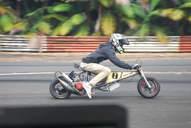 Photo MaitreFou - Auteur : MaitreFou - Mots clés :  auto moto cfg circuit run olivier moutoussamy essais libres pousse scooter drag tmax supra 