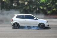 Photo MaitreFou - Auteur : Benjamin - Mots clés :  auto cfg circuit run tc pneu burn and drag pousse 