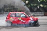 Photo MaitreFou - Auteur : Benjamin - Mots clés :  auto cfg circuit run tc pneu burn and drag pousse 