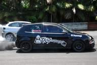 Photo MaitreFou - Auteur : Benjamin - Mots clés :  auto cfg circuit run tc pneu burn and drag pousse 