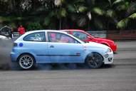 Photo MaitreFou - Auteur : Benjamin - Mots clés :  auto cfg circuit run tc pneu burn and drag pousse 