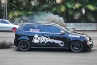 Photo MaitreFou - Auteur : Benjamin - Mots clés :  auto cfg circuit run tc pneu burn and drag pousse 