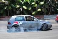 Photo MaitreFou - Auteur : Benjamin - Mots clés :  auto cfg circuit run tc pneu burn and drag pousse 