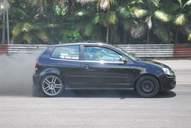 Photo MaitreFou - Auteur : Benjamin - Mots clés :  auto cfg circuit run tc pneu burn and drag pousse 