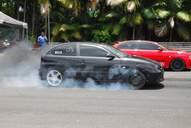 Photo MaitreFou - Auteur : Benjamin - Mots clés :  auto cfg circuit run tc pneu burn and drag pousse 