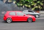 Photo MaitreFou - Auteur : Benjamin - Mots clés :  auto cfg circuit run tc pneu burn and drag pousse 