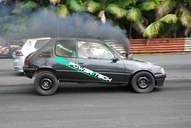 Photo MaitreFou - Auteur : Benjamin - Mots clés :  auto cfg circuit run tc pneu burn and drag pousse 