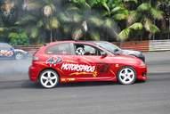 Photo MaitreFou - Auteur : Benjamin - Mots clés :  auto cfg circuit run tc pneu burn and drag pousse 