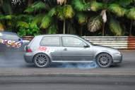 Photo MaitreFou - Auteur : Benjamin - Mots clés :  auto cfg circuit run tc pneu burn and drag pousse 