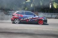 Photo MaitreFou - Auteur : Benjamin - Mots cl&eacute;s :  auto cfg circuit run tc pneu burn and drag pousse 