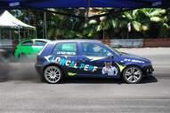 Photo MaitreFou - Auteur : Benjamin - Mots cl&eacute;s :  auto cfg circuit run tc pneu burn and drag pousse 
