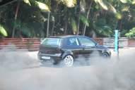 Photo MaitreFou - Auteur : Benjamin - Mots cl&eacute;s :  auto cfg circuit run tc pneu burn and drag pousse 