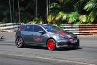 Photo MaitreFou - Auteur : Benjamin - Mots cl&eacute;s :  auto cfg circuit run tc pneu burn and drag pousse 