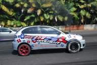 Photo MaitreFou - Auteur : Benjamin - Mots cl&eacute;s :  auto cfg circuit run tc pneu burn and drag pousse 