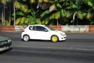 Photo MaitreFou - Auteur : Benjamin - Mots cl&eacute;s :  auto cfg circuit run tc pneu burn and drag pousse 