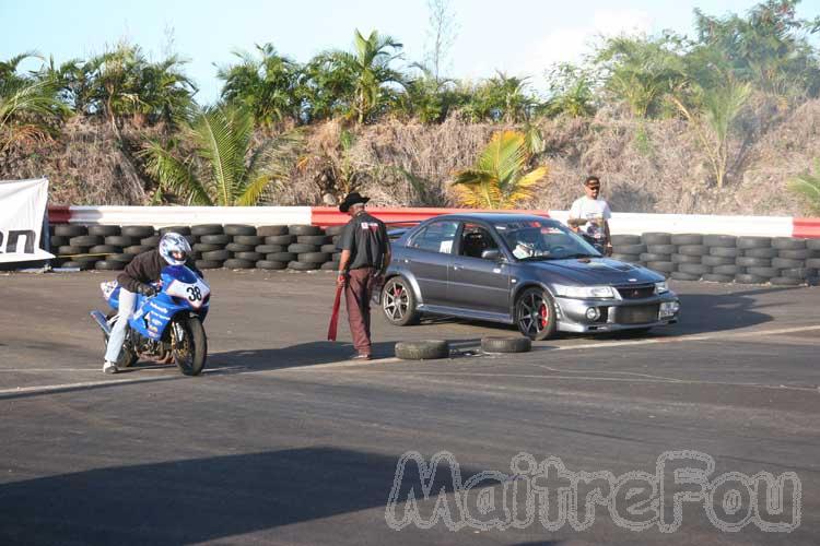 Photo MaitreFou - Auteur : MaitreFou & Michael - Mots clés :  auto moto run pousse performances dragster chronos 