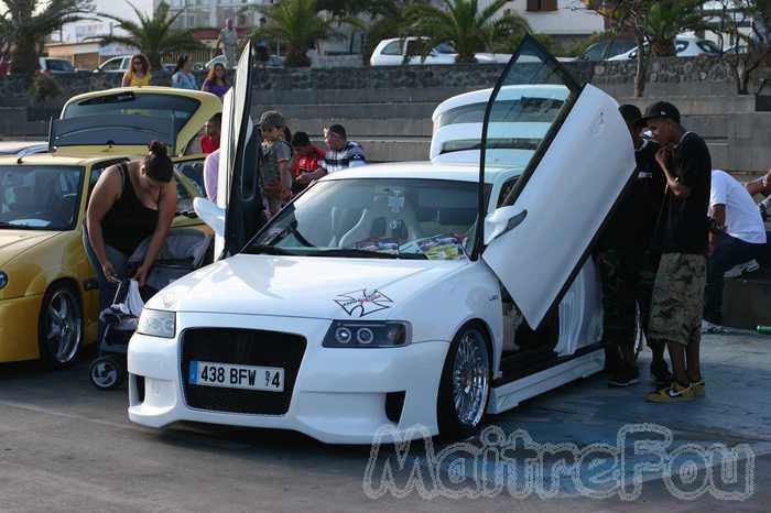 Photo MaitreFou - Auteur : Benjamin - Mots clés :  exposition auto lontan vieilles voitures tuning pousse son deco 