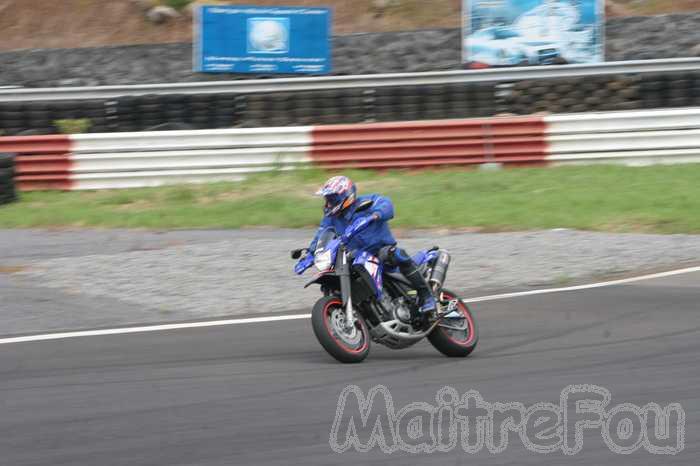 Photo MaitreFou - Auteur : Benjamin - Mots cl&eacute;s :  auto moto roulage tmvr cfg circuit defoulage pilotage gros cube mini soleil 