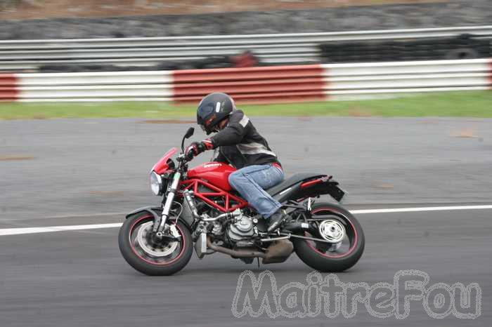 Photo MaitreFou - Auteur : Benjamin - Mots cl&eacute;s :  auto moto roulage tmvr cfg circuit defoulage pilotage gros cube mini soleil 
