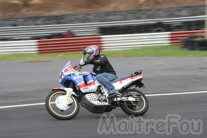 Photo MaitreFou - Auteur : Benjamin - Mots cl&eacute;s :  auto moto roulage tmvr cfg circuit defoulage pilotage gros cube mini soleil 