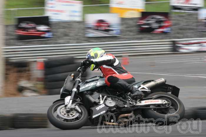 Photo MaitreFou - Auteur : Benjamin - Mots cl&eacute;s :  auto moto roulage tmvr cfg circuit defoulage pilotage gros cube mini soleil 